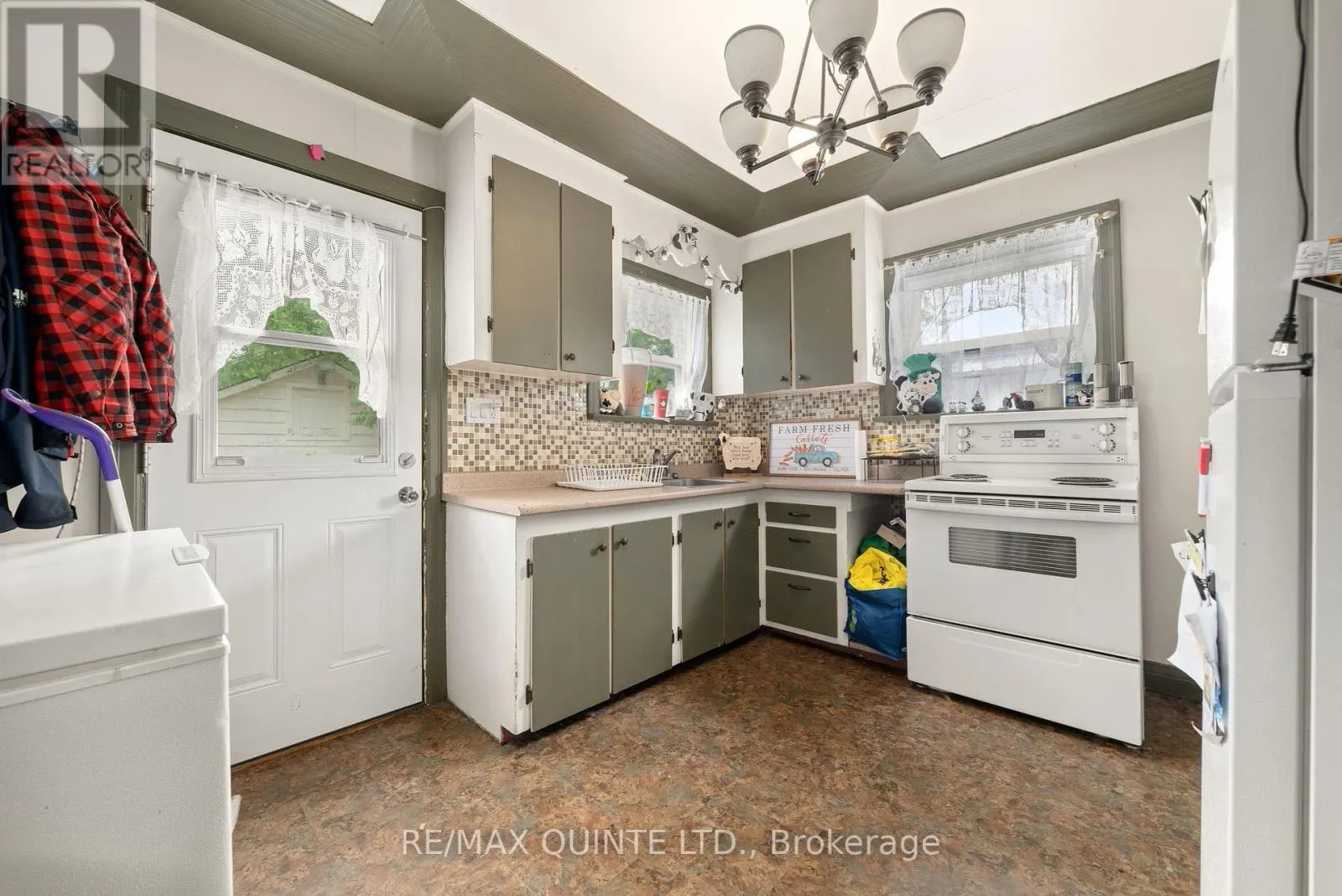 7 RITCHIE AVENUE