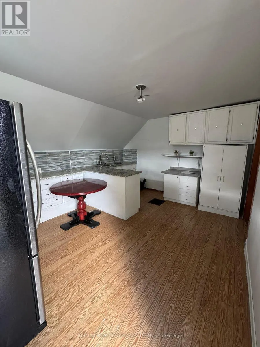 25 PARK HILL ROAD W