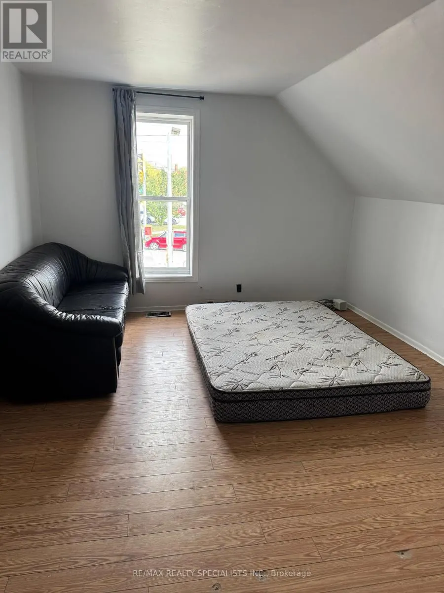 25 PARK HILL ROAD W