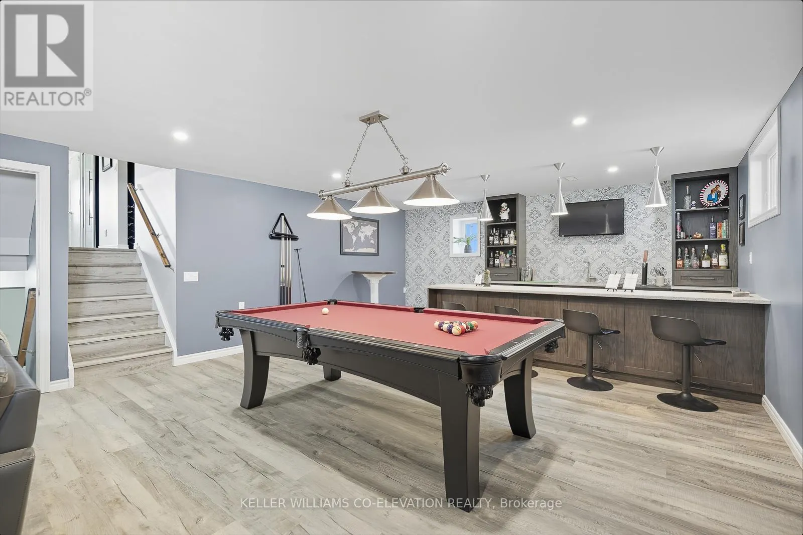 286 TAGGE CRESCENT