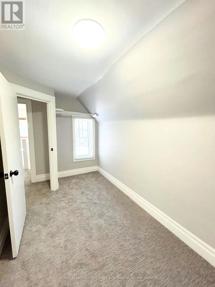 360 WORTHINGTON STREET W