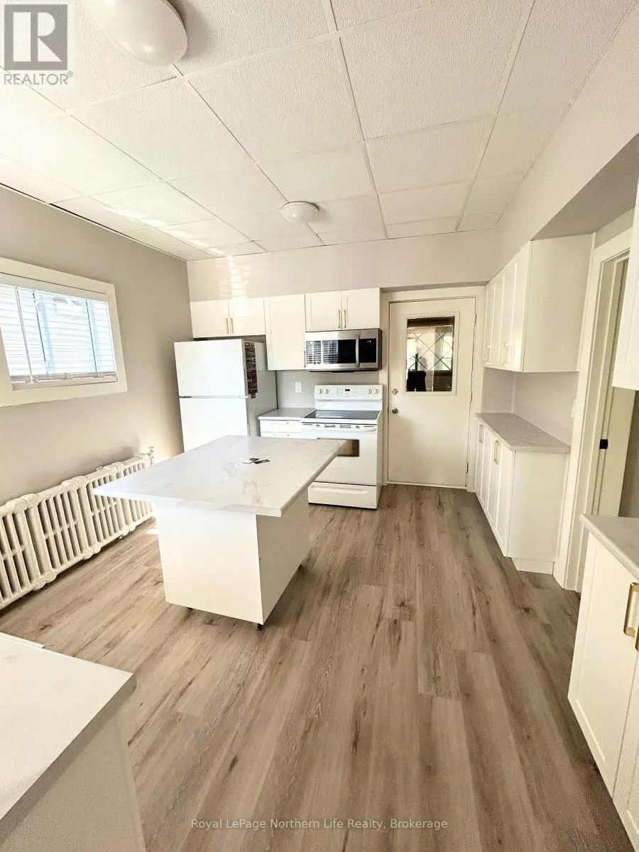 360 WORTHINGTON STREET W
