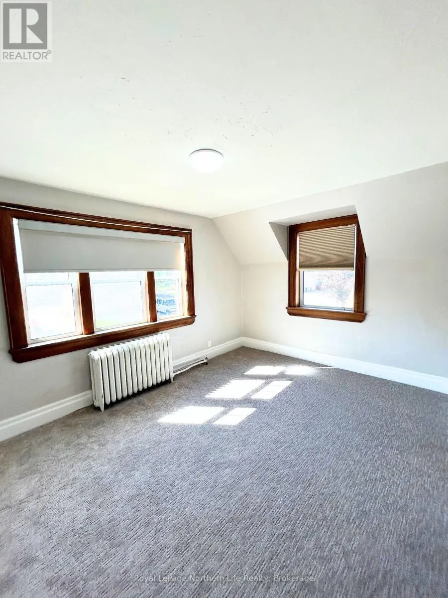 360 WORTHINGTON STREET W