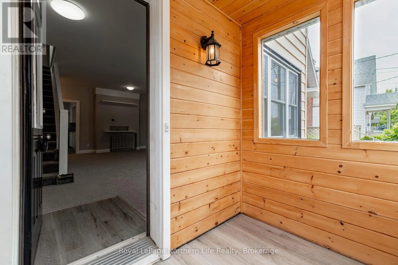 360 WORTHINGTON STREET W