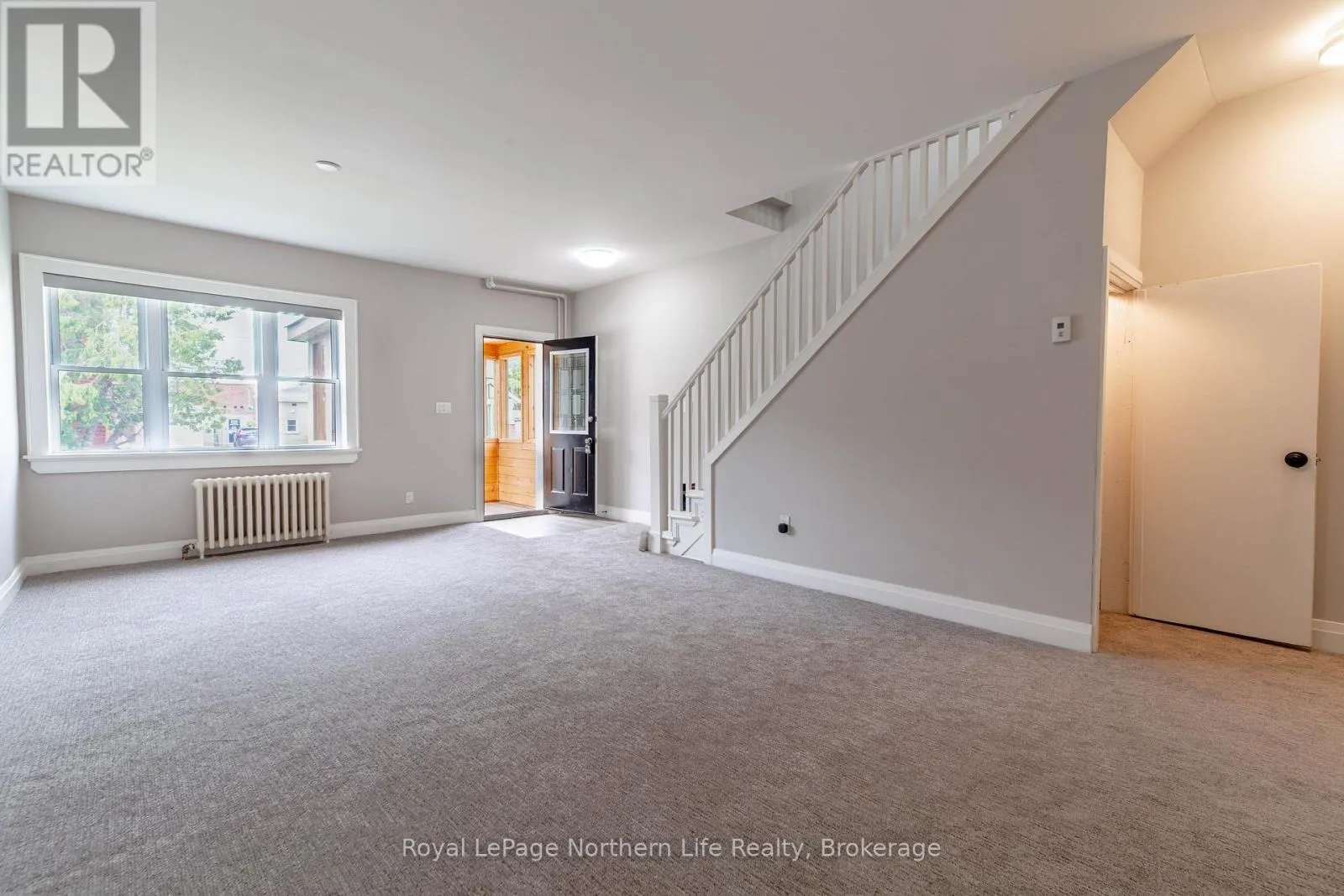 360 WORTHINGTON STREET W