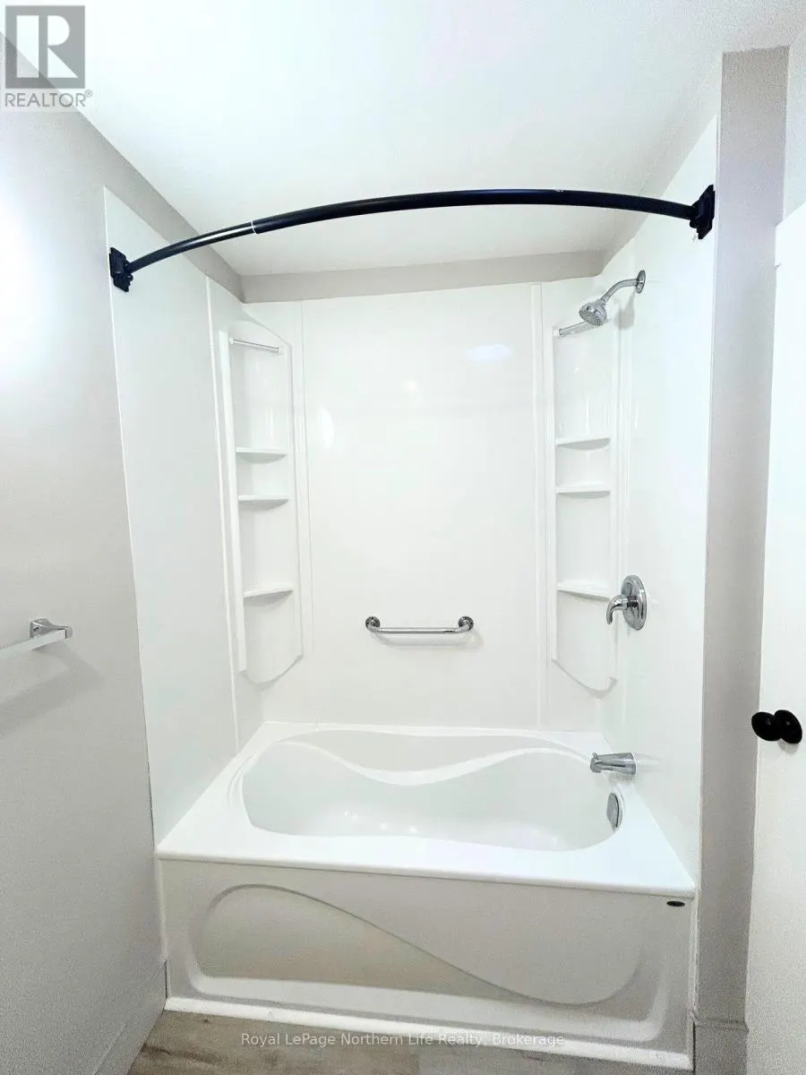 360 WORTHINGTON STREET W
