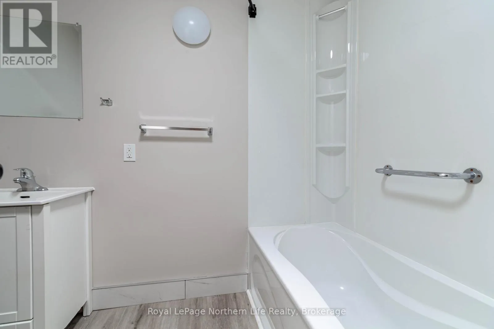 360 WORTHINGTON STREET W