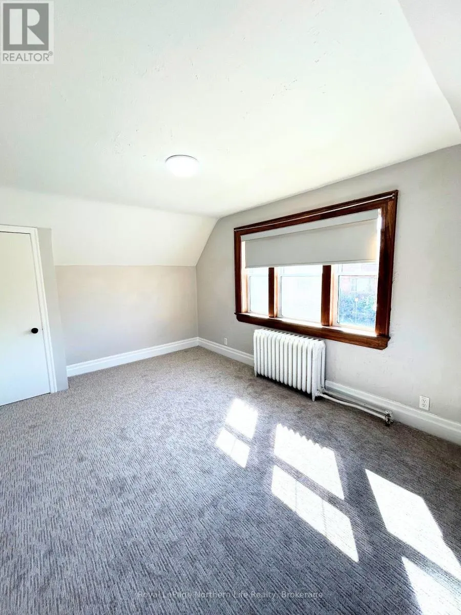 360 WORTHINGTON STREET W