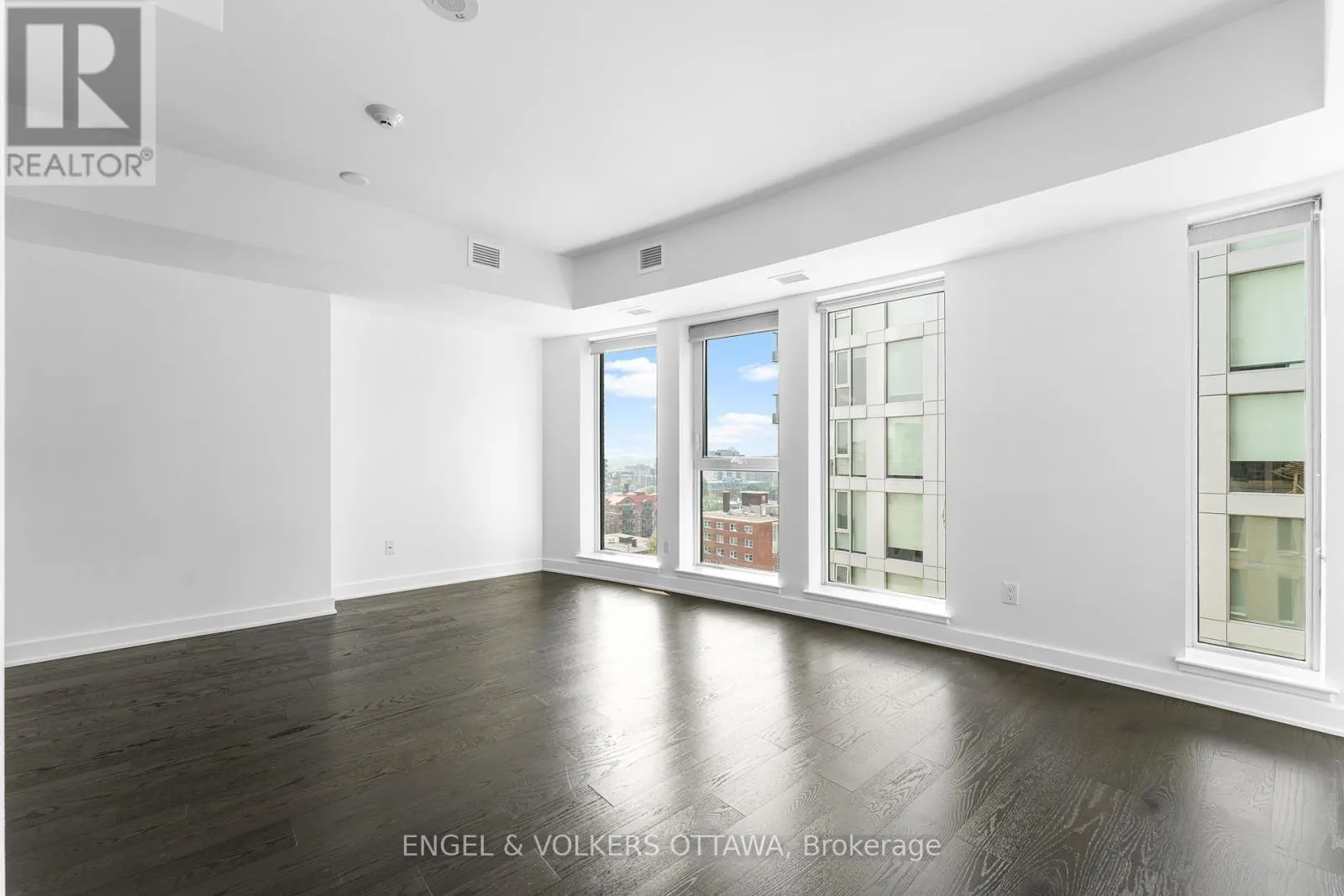 1104 - 40 NEPEAN STREET