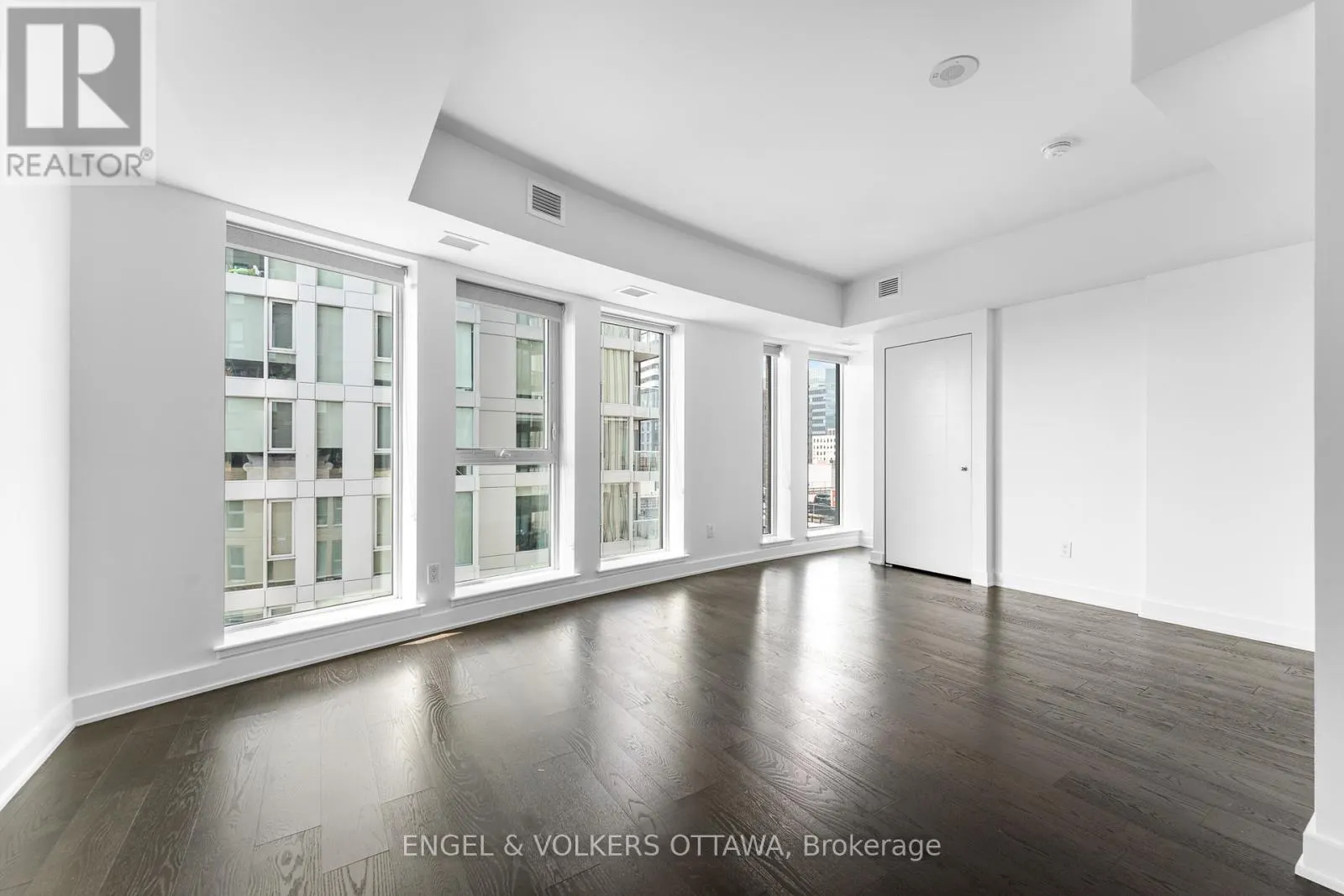 1104 - 40 NEPEAN STREET