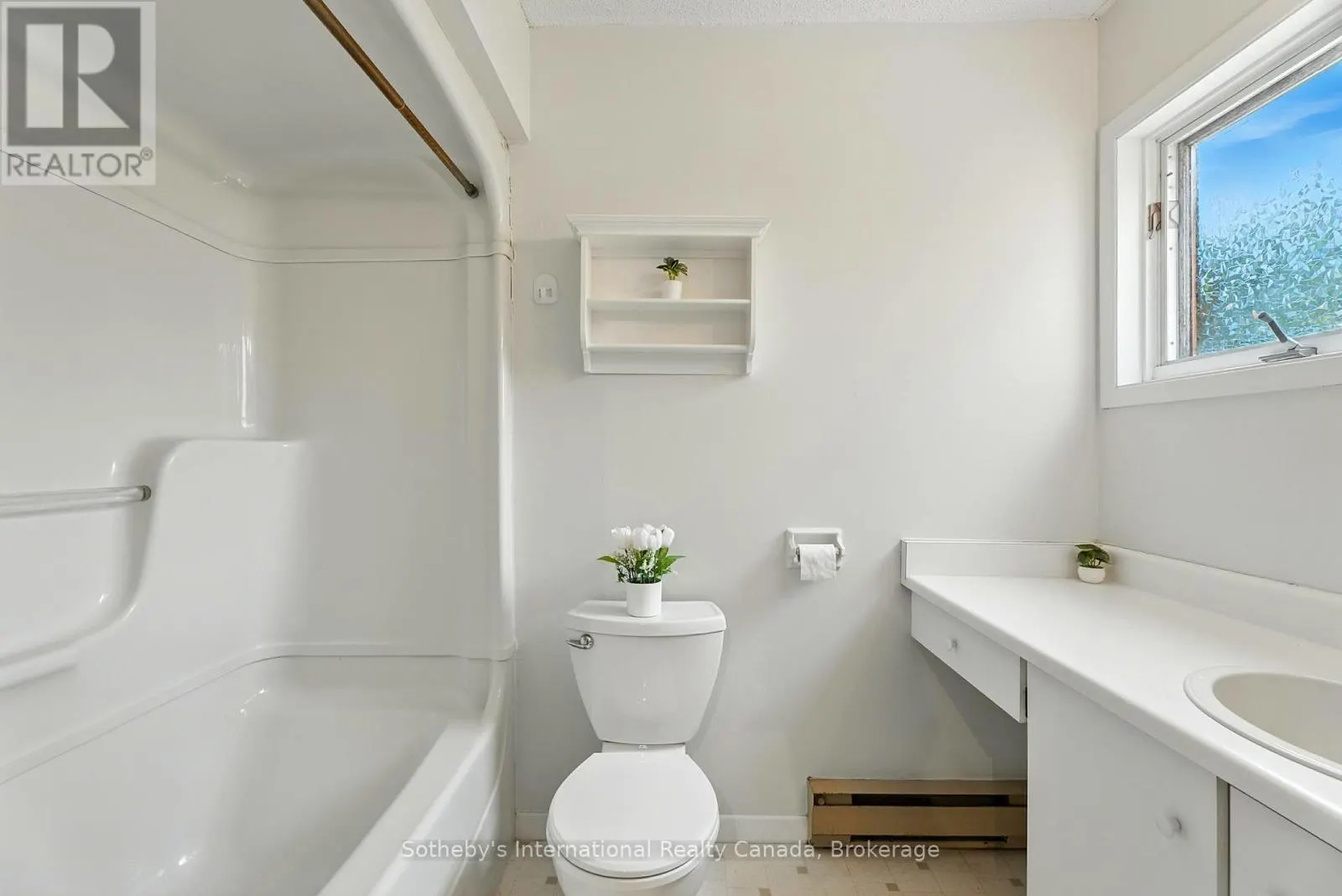 10 - 49 SOUTHBANK DRIVE, #10