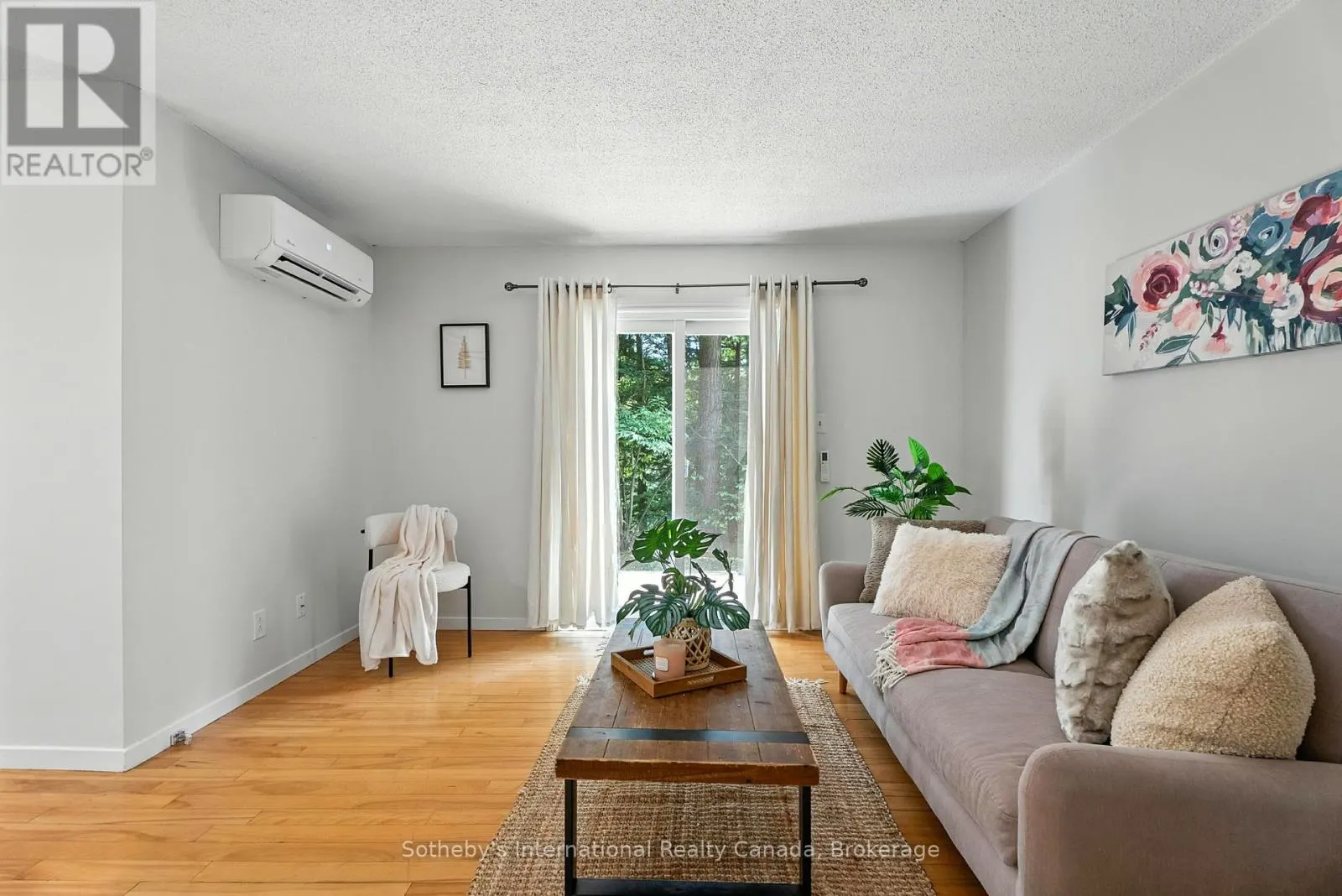 10 - 49 SOUTHBANK DRIVE, #10