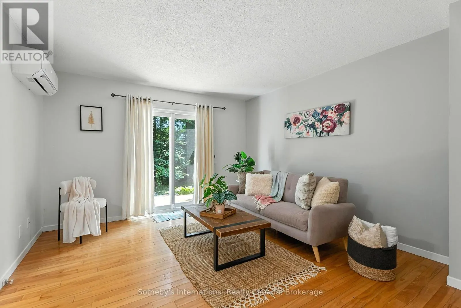 10 - 49 SOUTHBANK DRIVE, #10