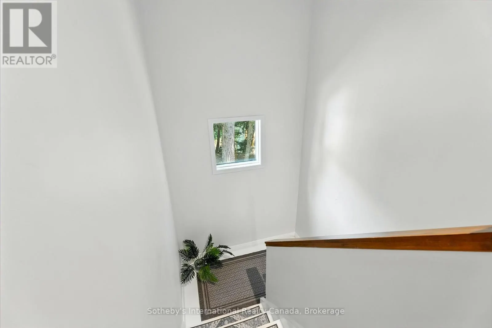 10 - 49 SOUTHBANK DRIVE, #10