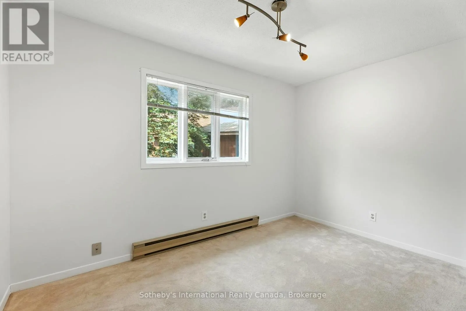 10 - 49 SOUTHBANK DRIVE, #10
