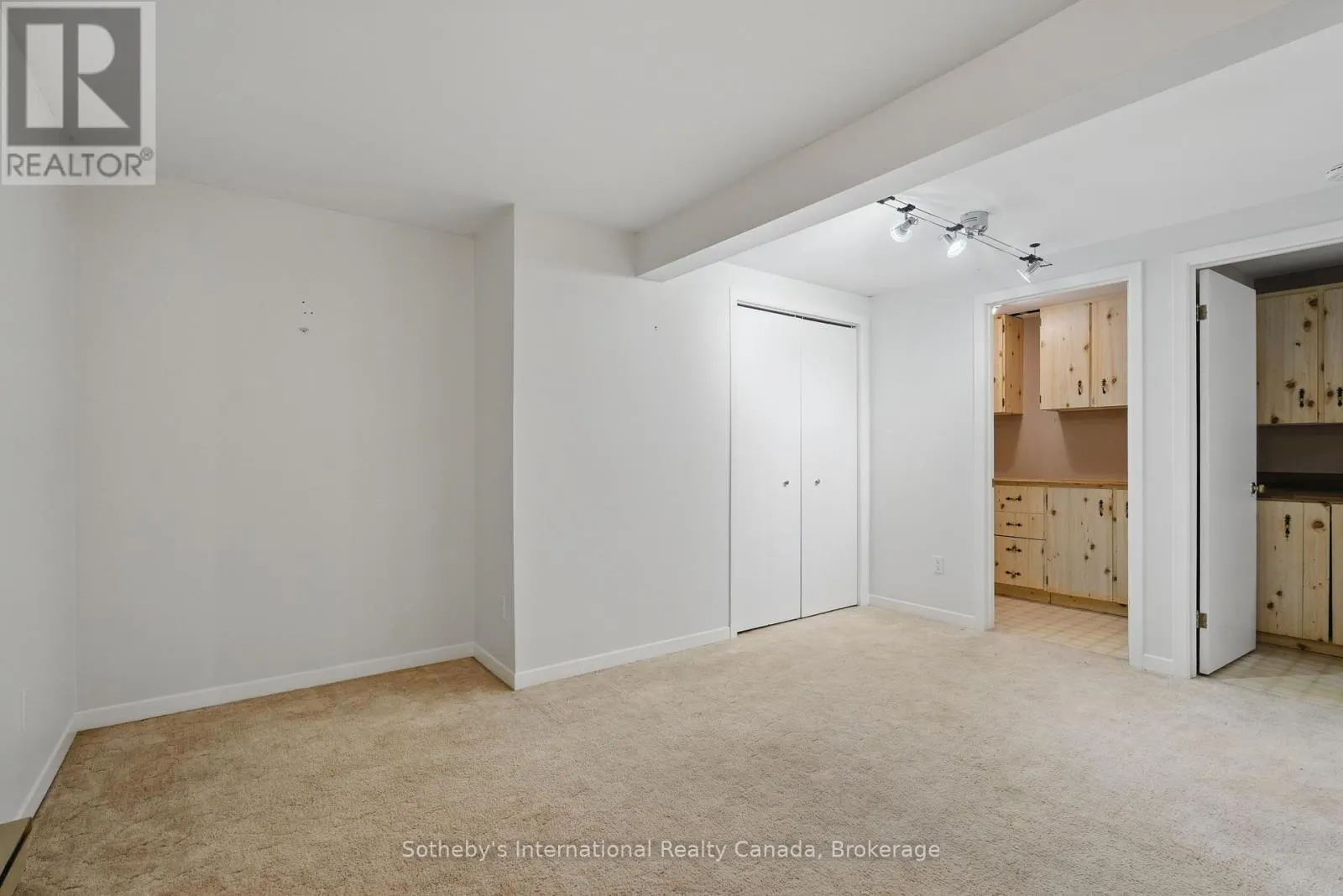 10 - 49 SOUTHBANK DRIVE, #10