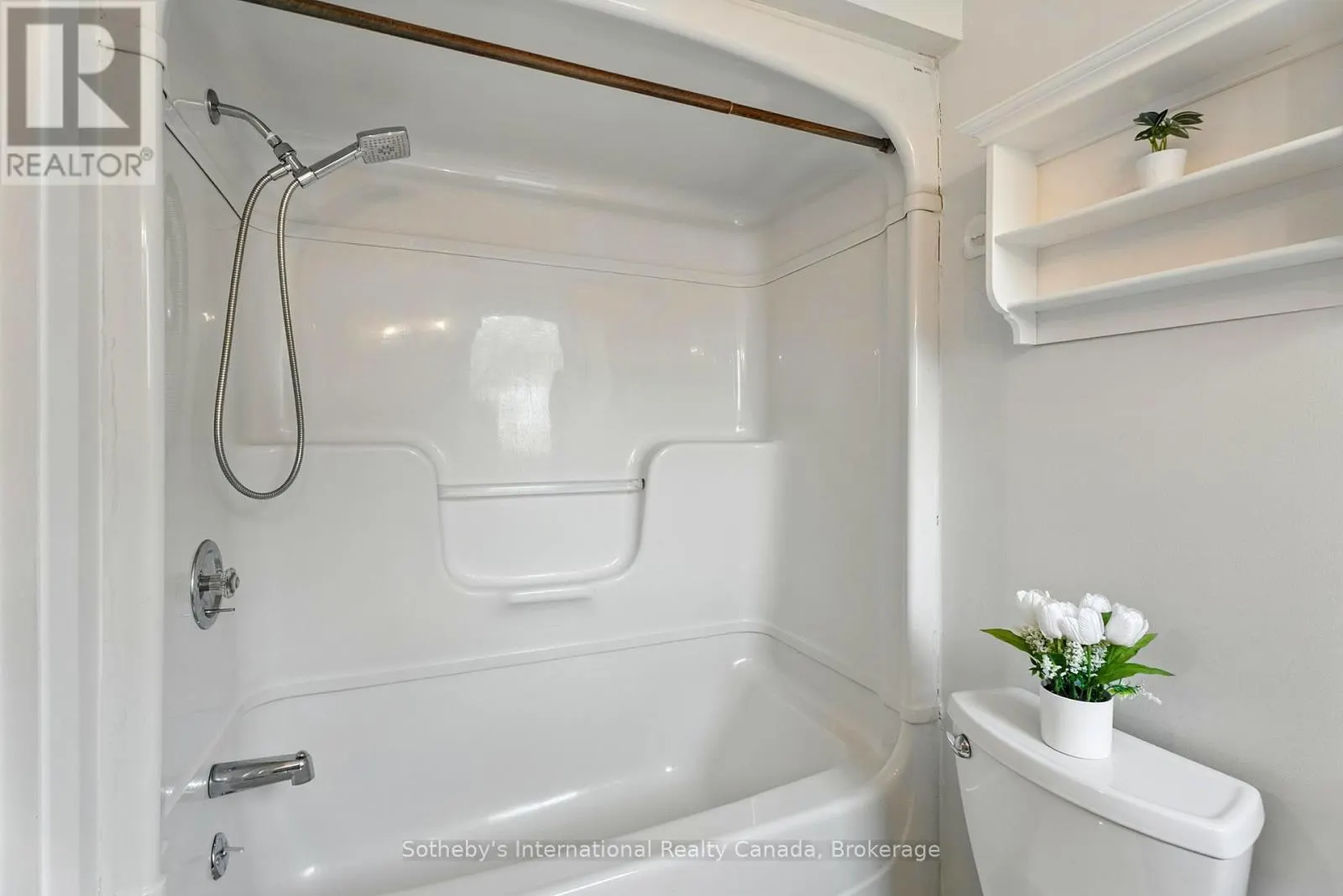 10 - 49 SOUTHBANK DRIVE, #10