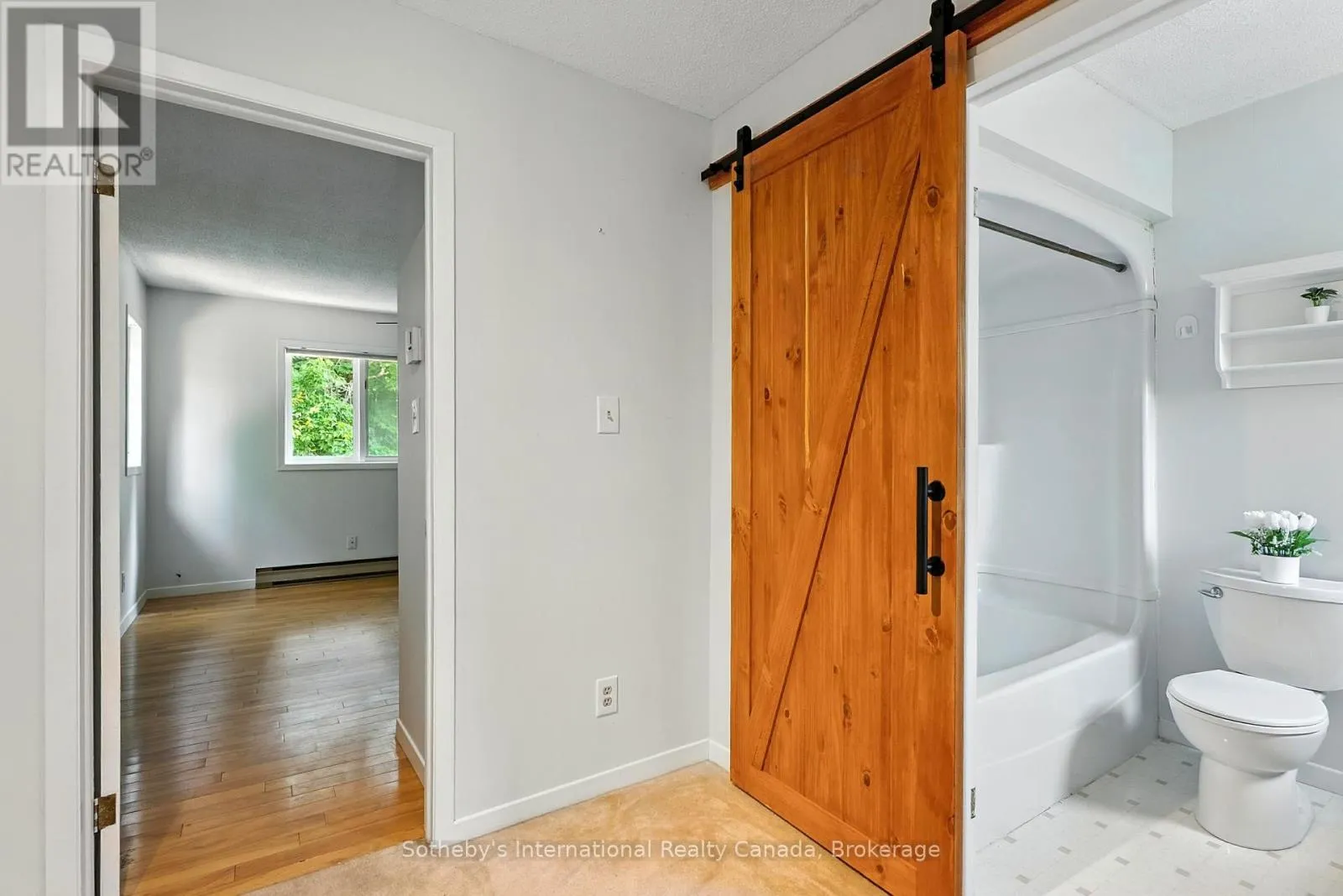 10 - 49 SOUTHBANK DRIVE, #10
