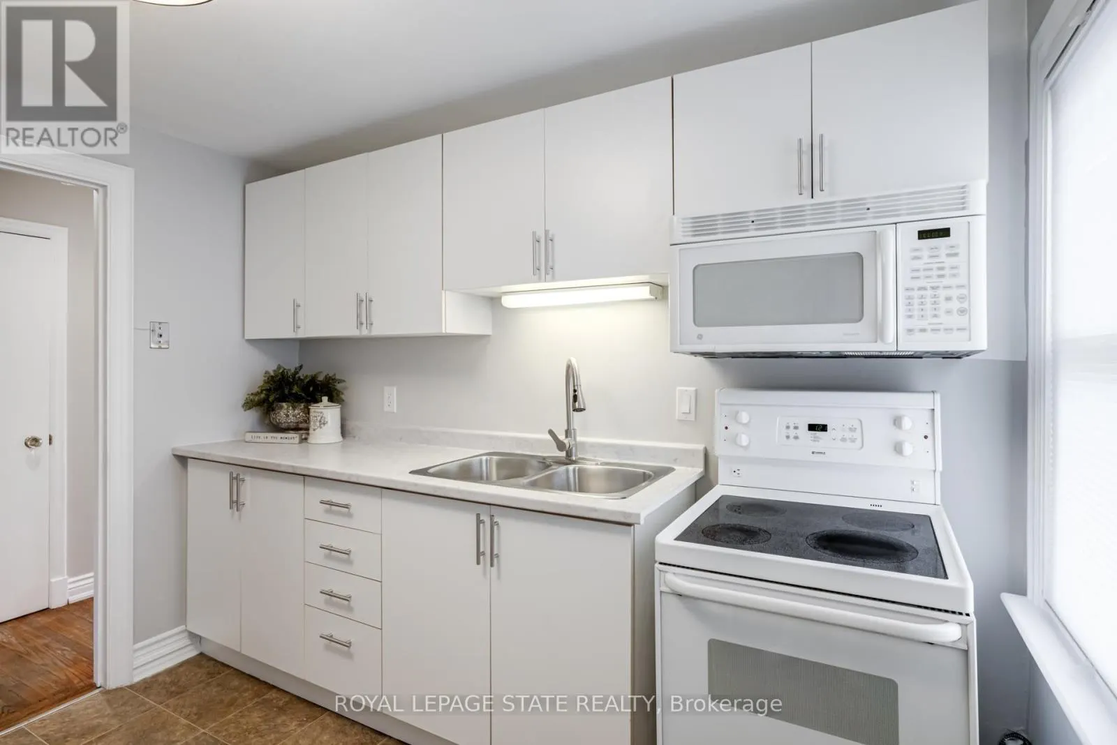 15 EMPRESS AVENUE