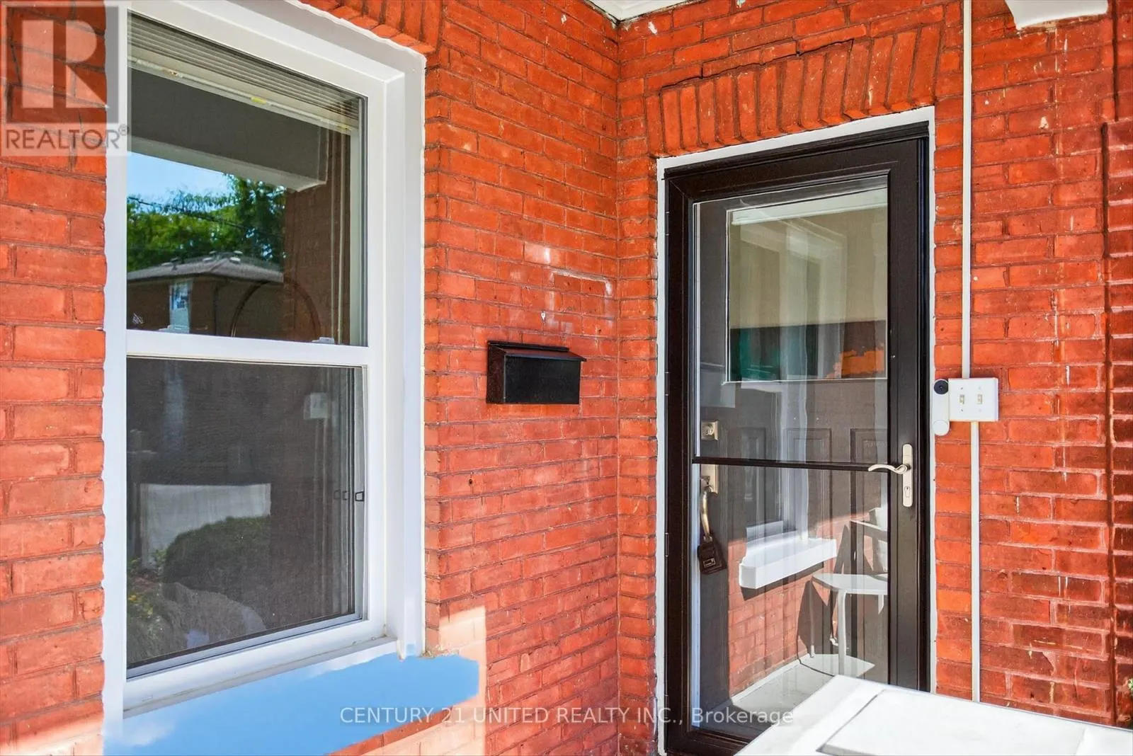 15 MOIR STREET