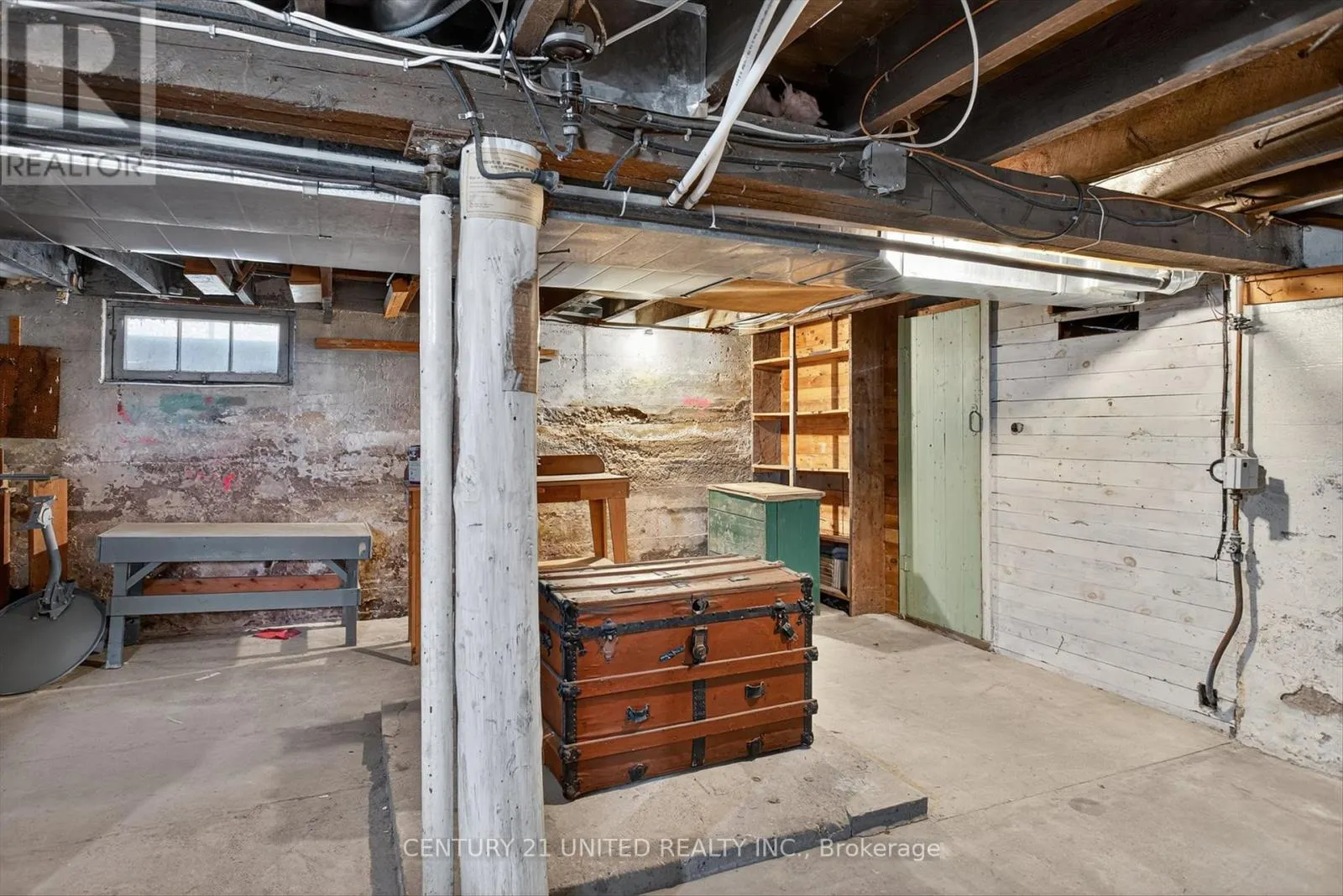 15 MOIR STREET