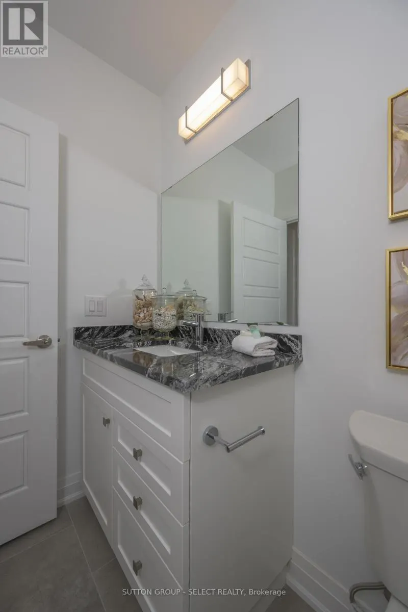 307 - 1975 FOUNTAIN GRASS DRIVE, #307