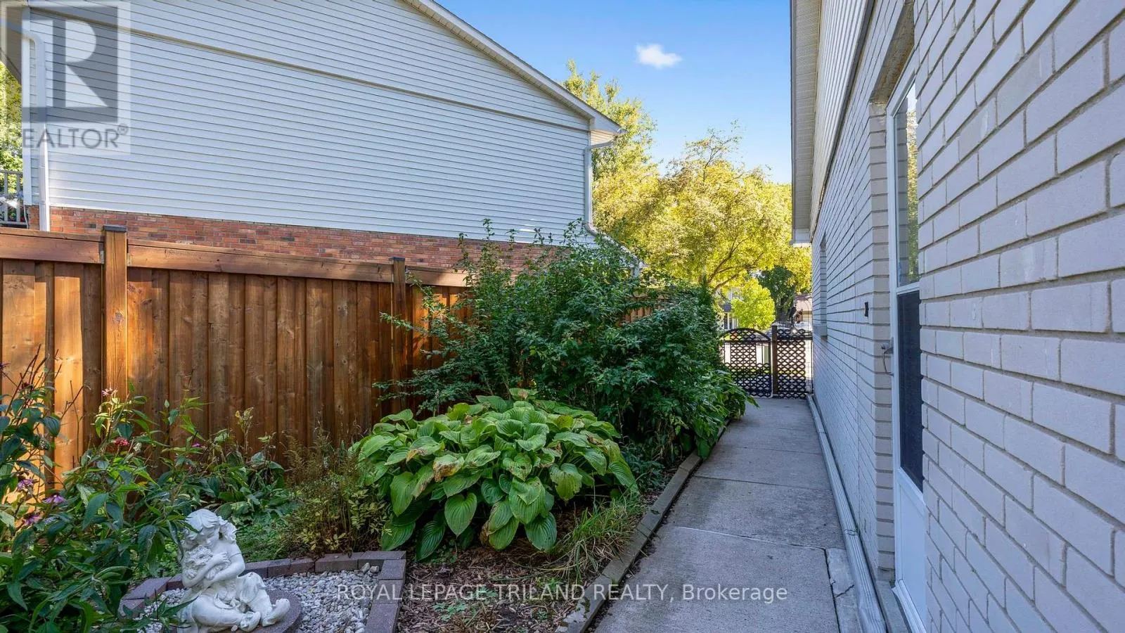 3 KENDALL COURT