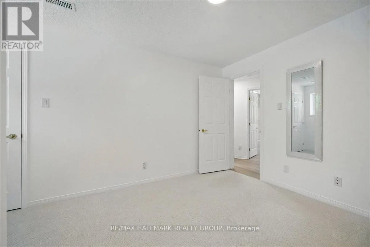 1720 DES PINS ROAD