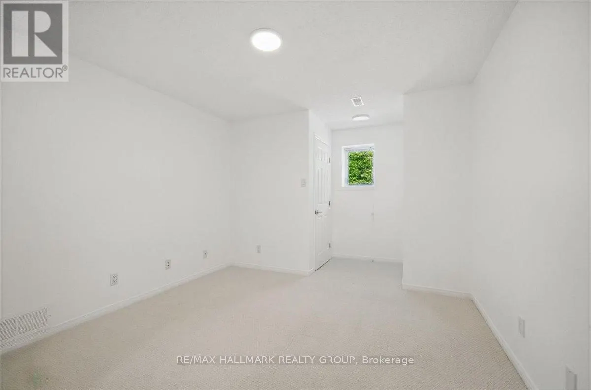 1720 DES PINS ROAD