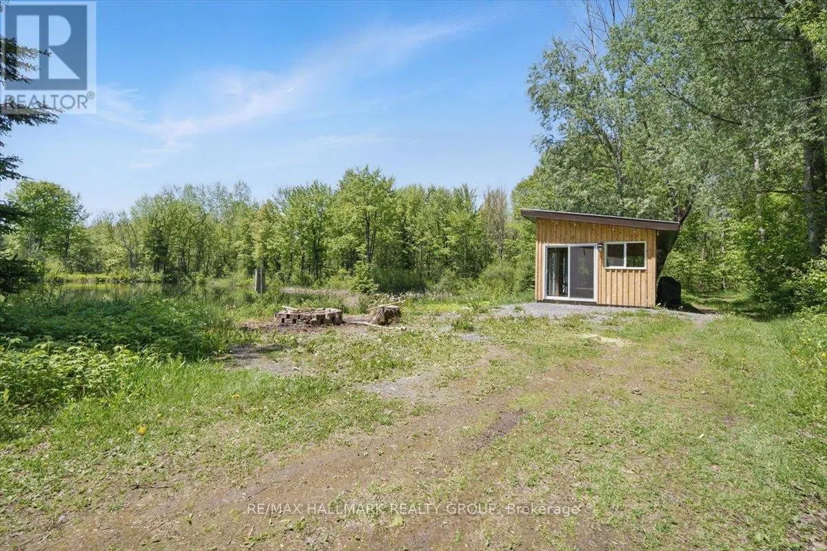 1720 DES PINS ROAD