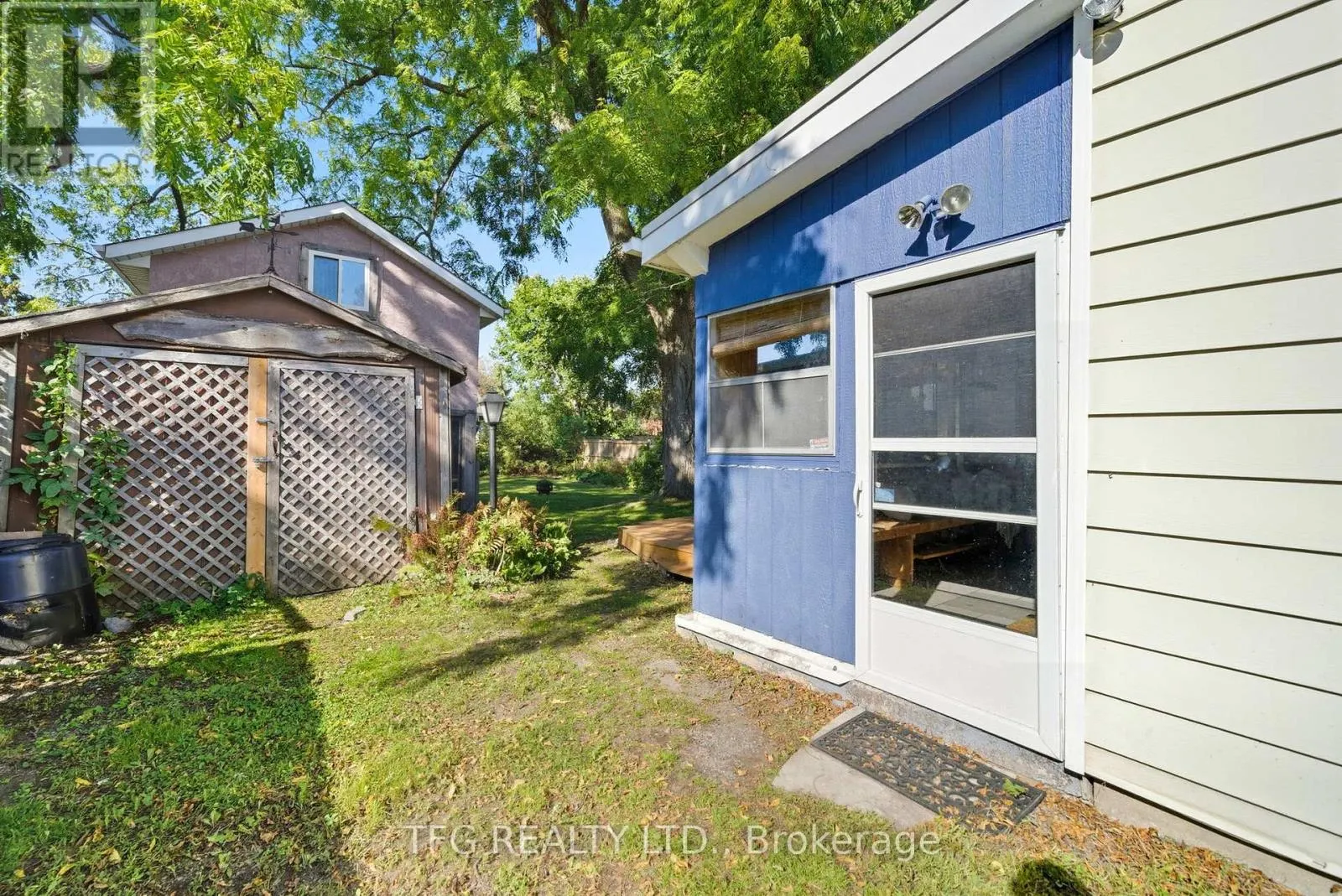 389 VICTORIA STREET