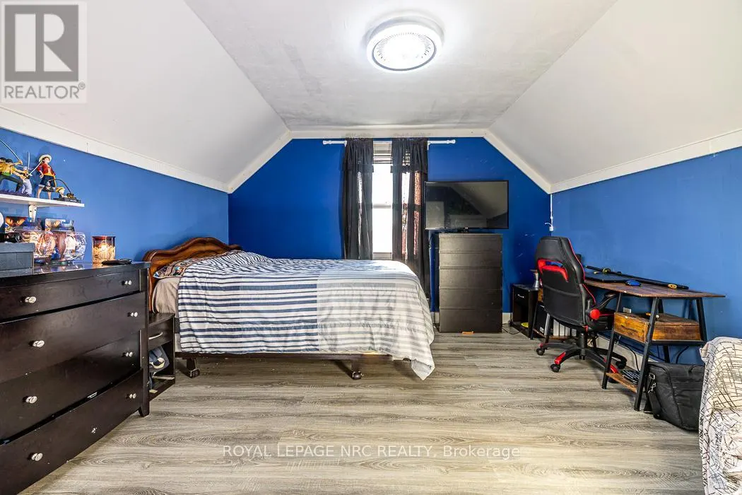 14 OAKWOOD AVENUE