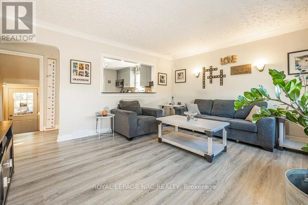 14 OAKWOOD AVENUE