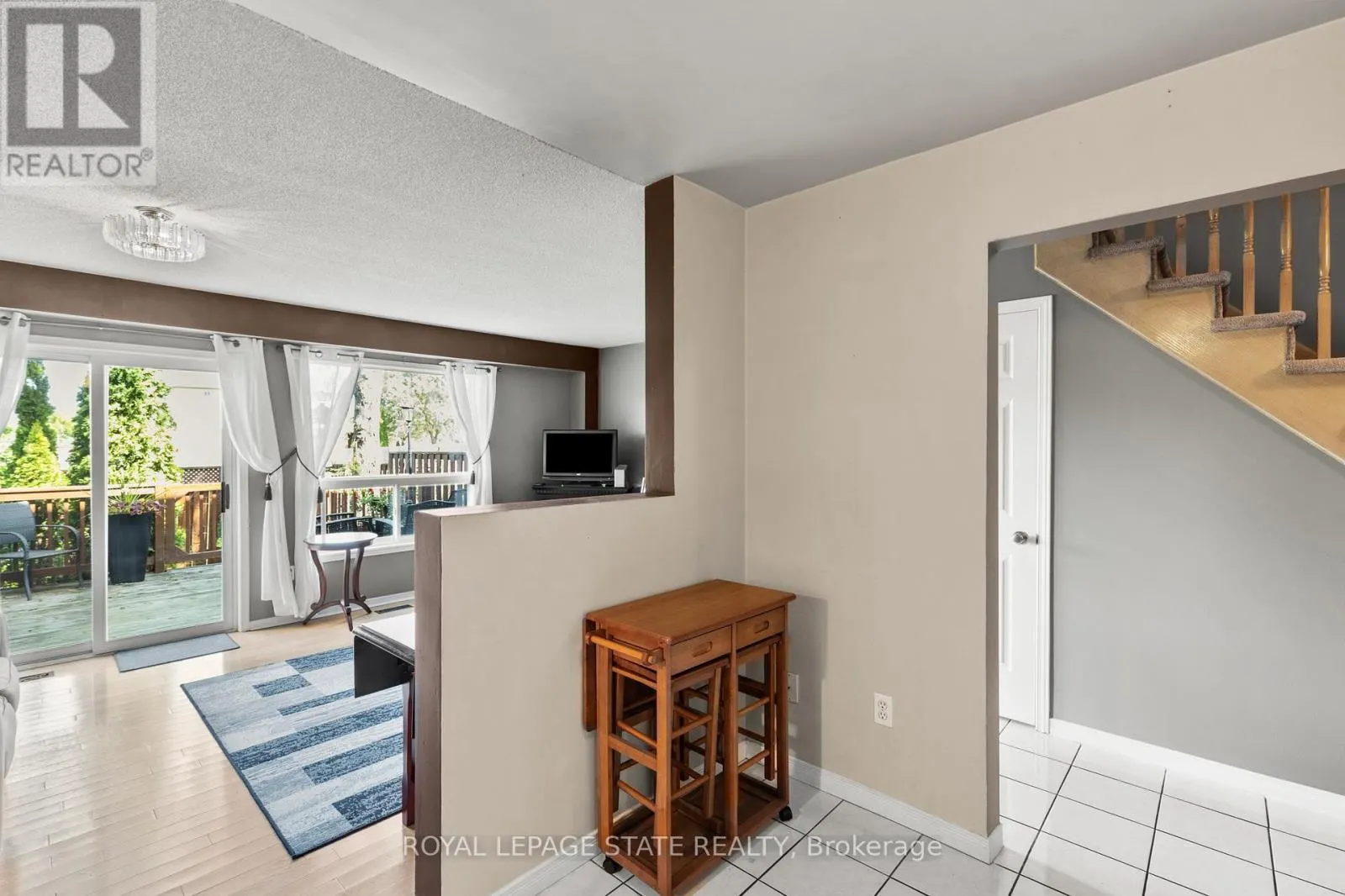 11 - 1860 UPPER GAGE AVENUE