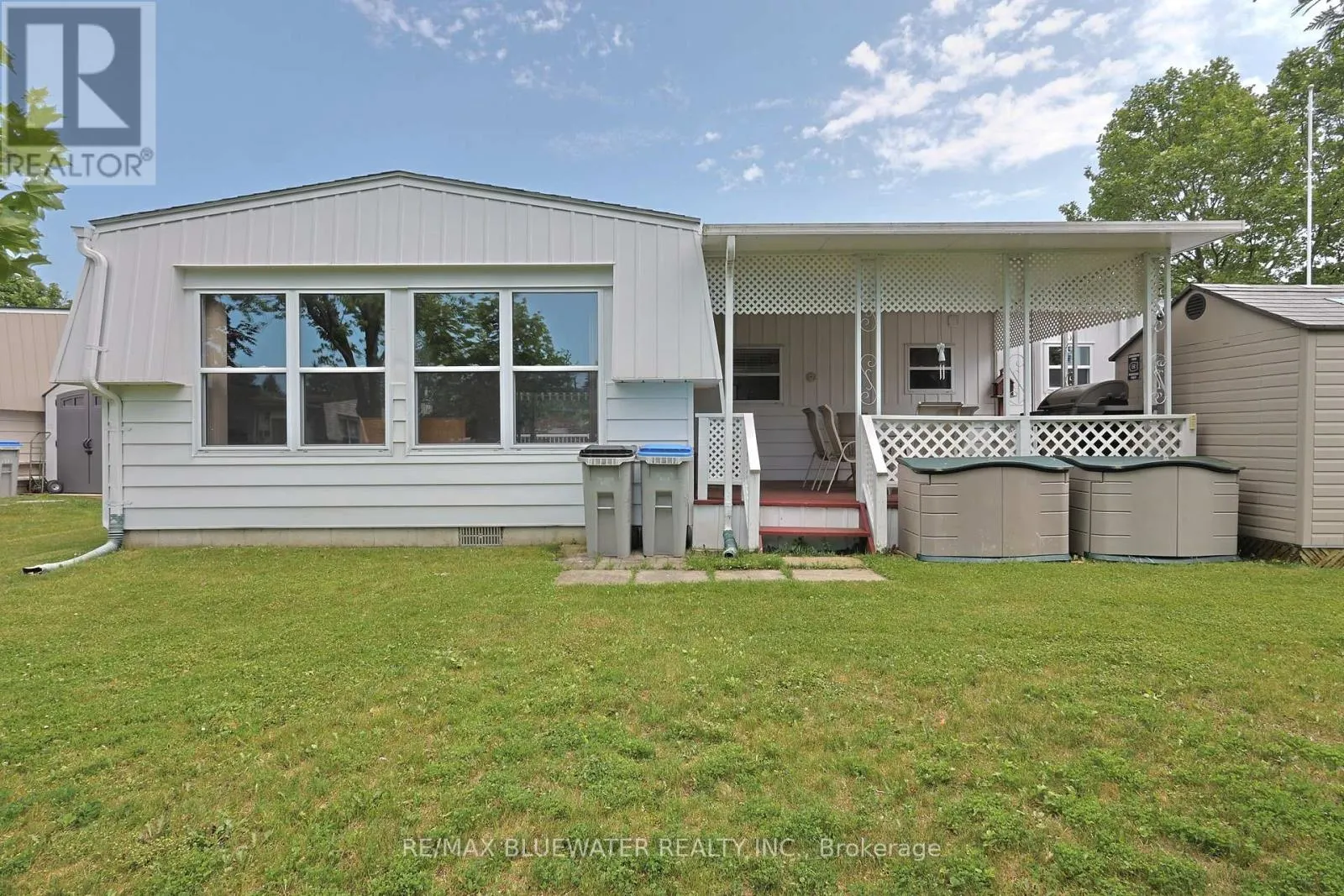 313 PINETREE LANE