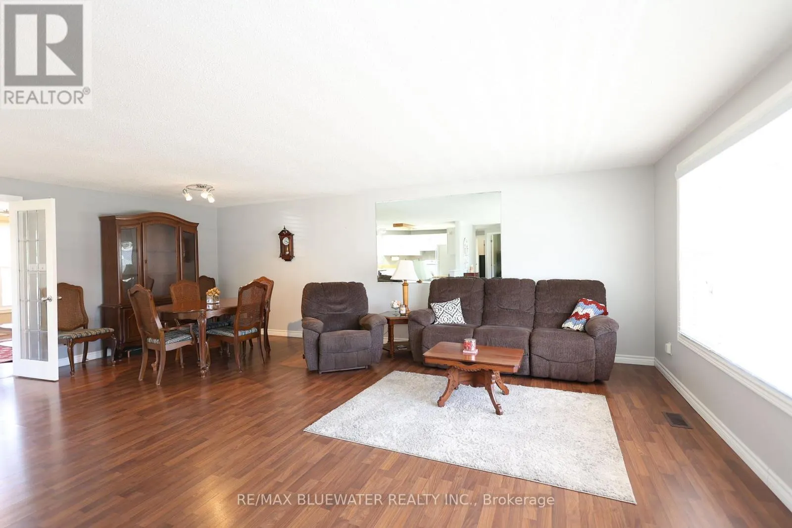 313 PINETREE LANE