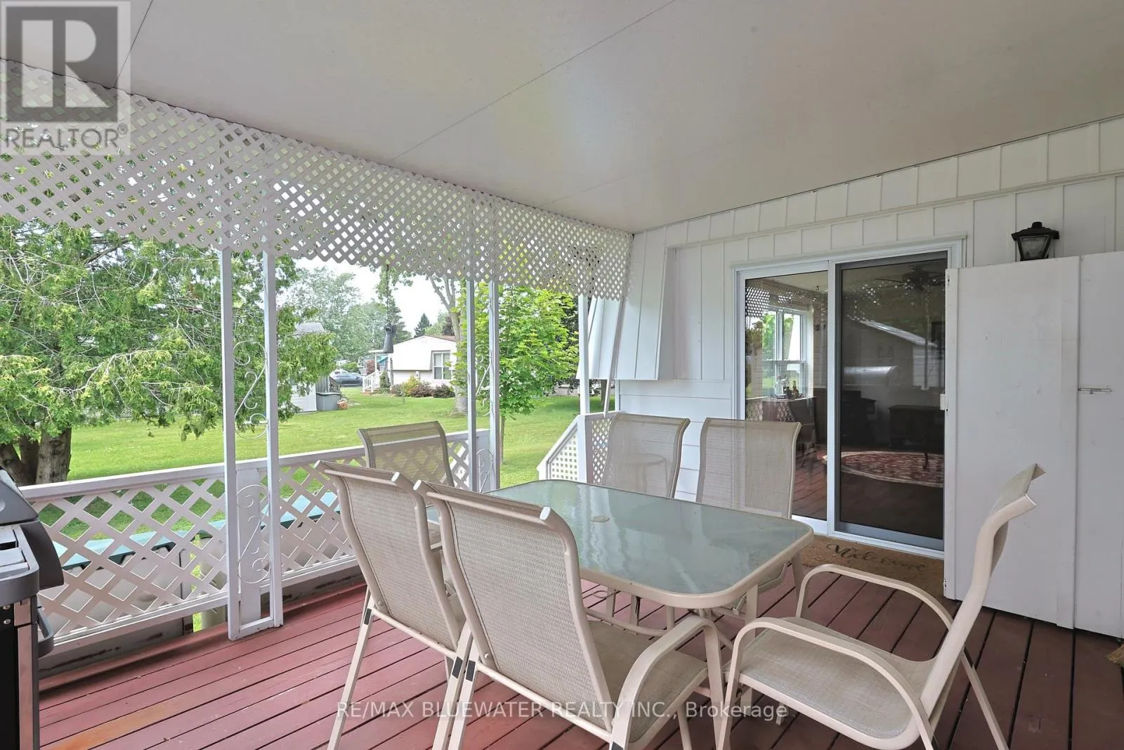 313 PINETREE LANE