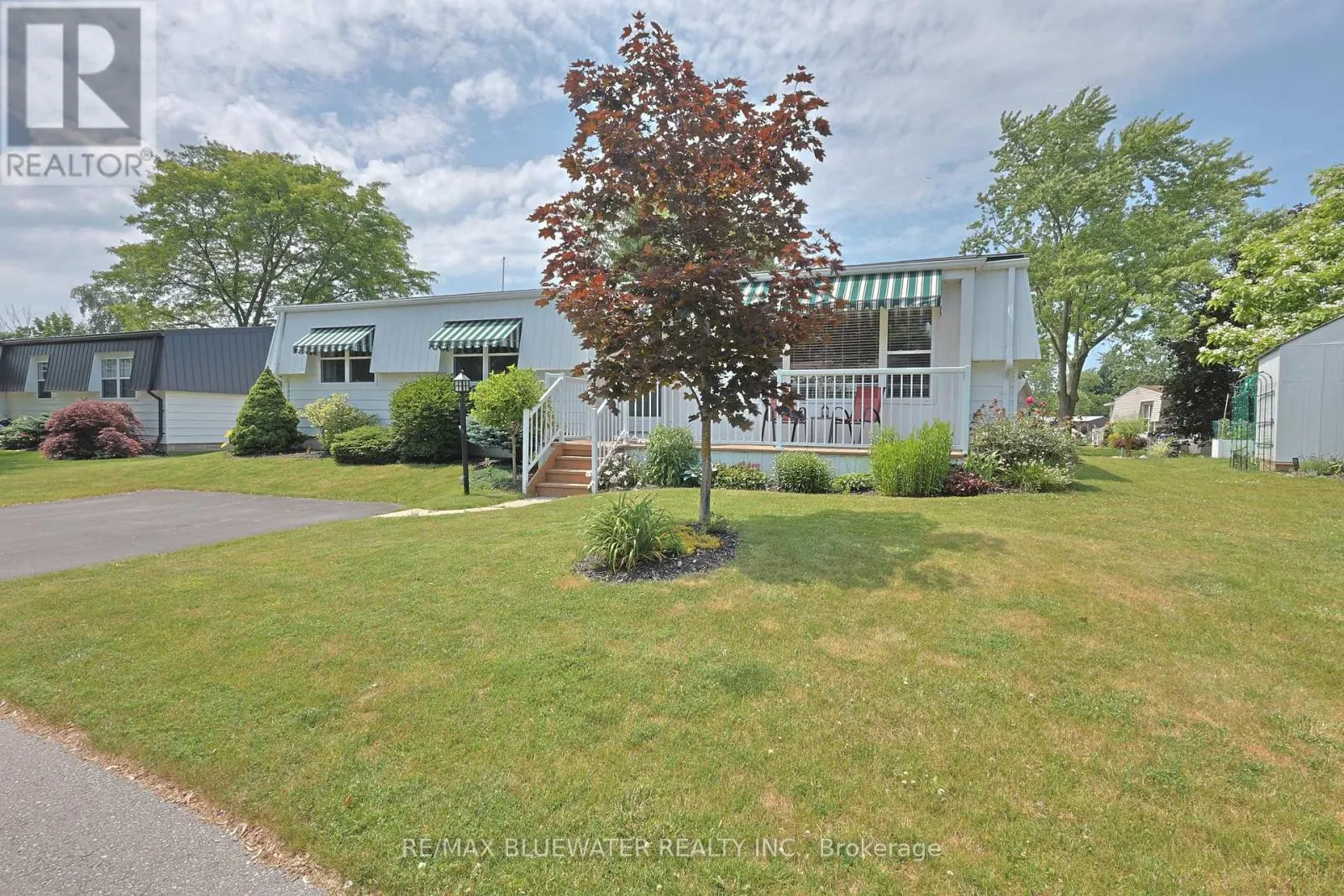 313 PINETREE LANE