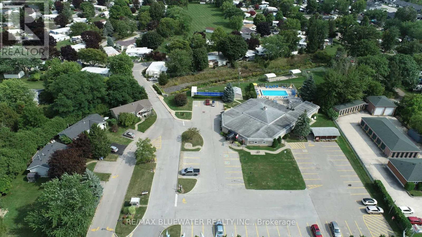 313 PINETREE LANE