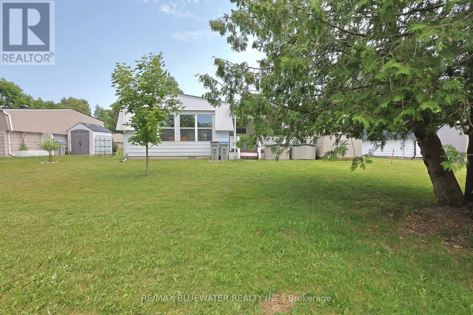 313 PINETREE LANE
