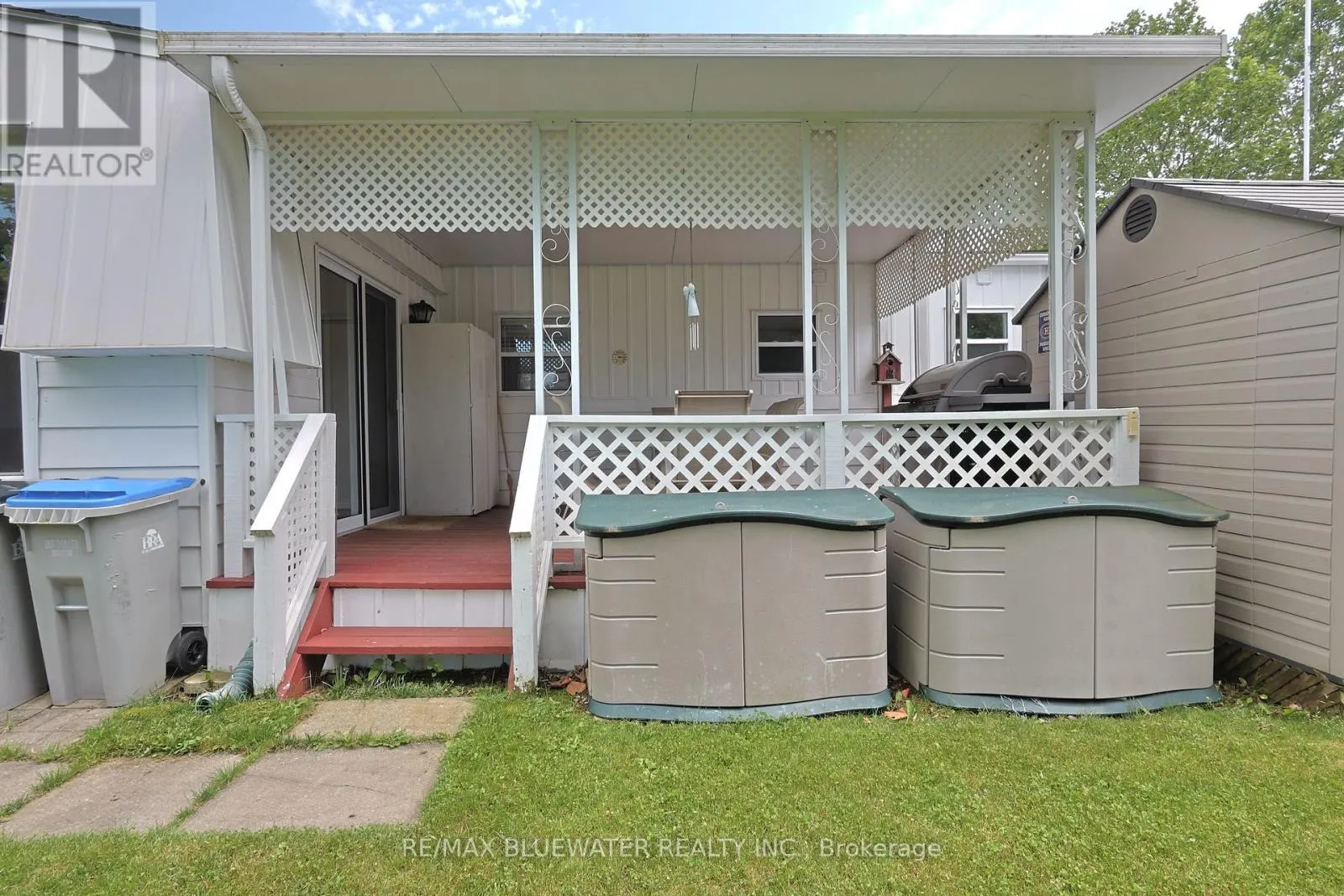 313 PINETREE LANE