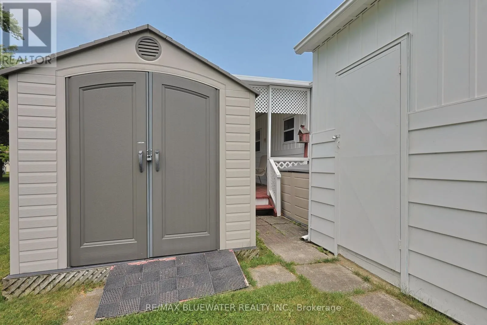 313 PINETREE LANE
