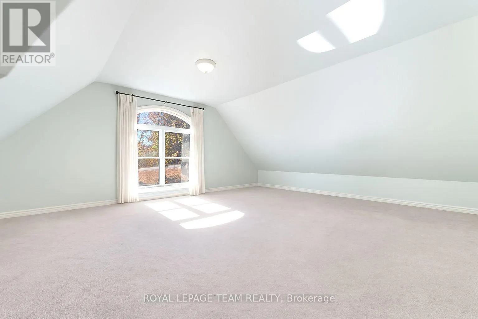 698 BARRYVALE ROAD
