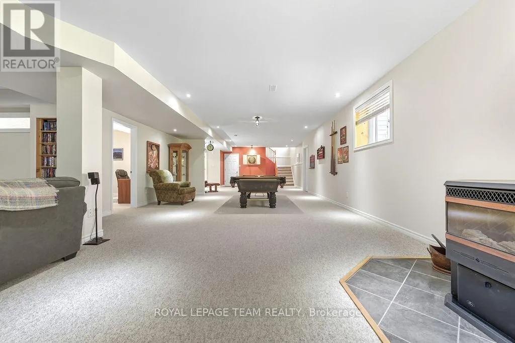698 BARRYVALE ROAD
