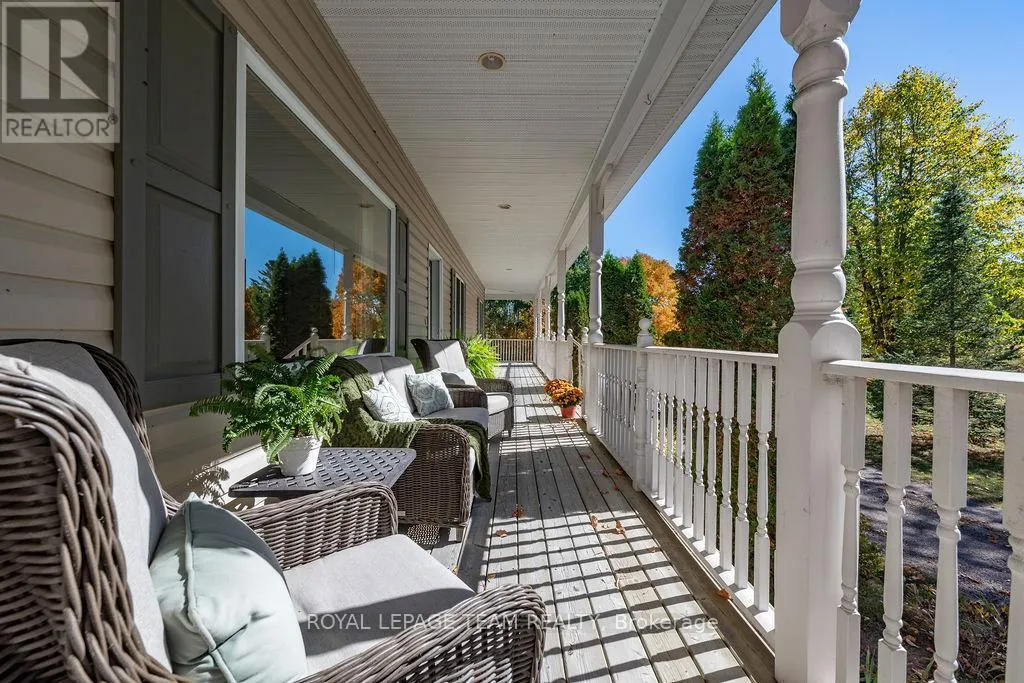 698 BARRYVALE ROAD