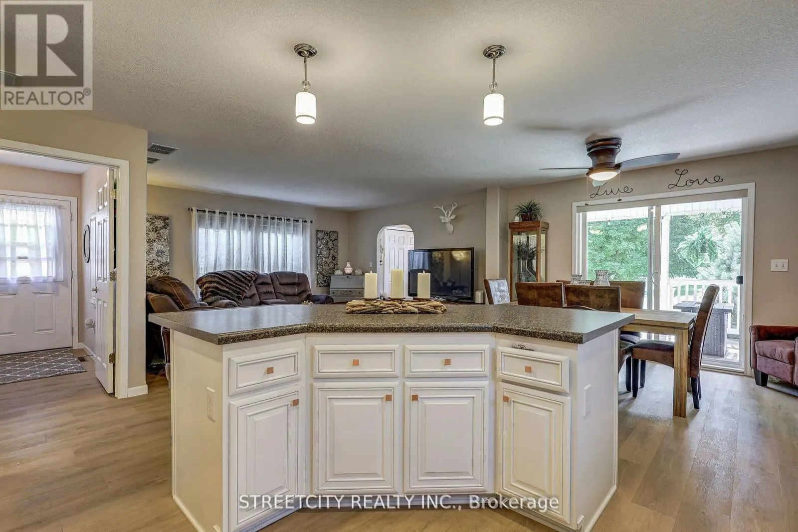 481 RICHARD CRESCENT