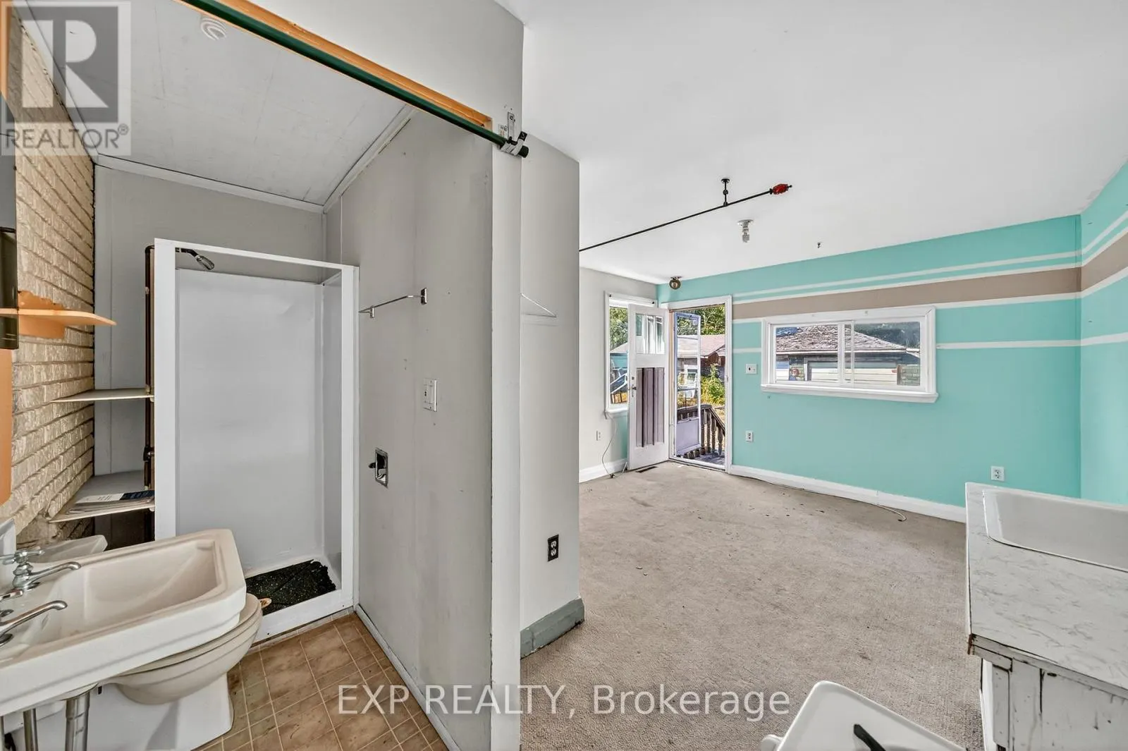 290 DIVISION STREET