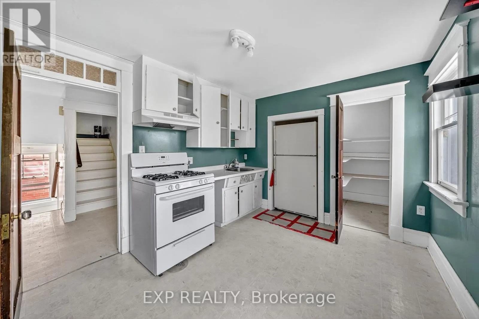 290 DIVISION STREET