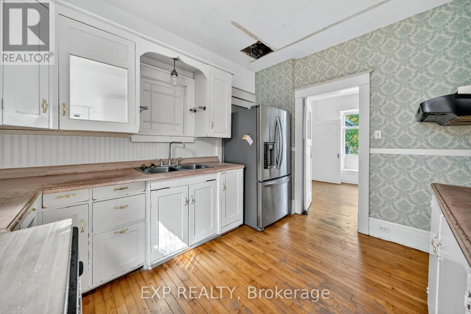 290 DIVISION STREET