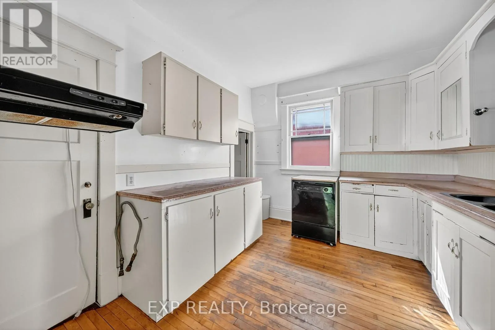 290 DIVISION STREET